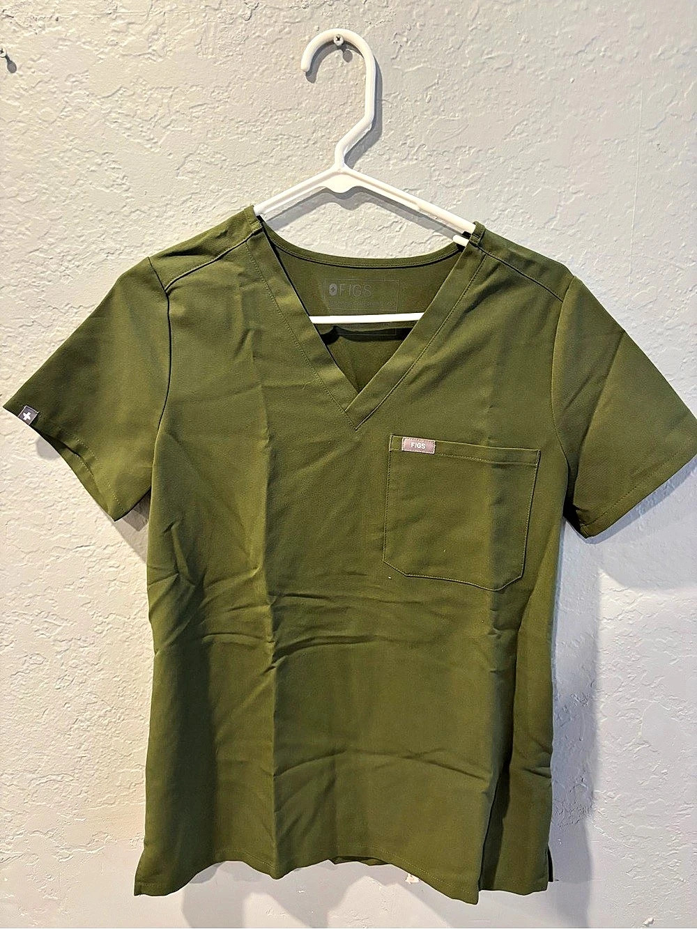 FIGS Catarina Scrub Top V-Neck Green XS